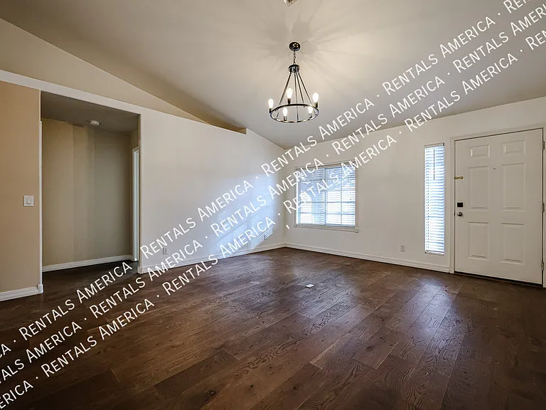 2292 E Remington Pl — Photo 6