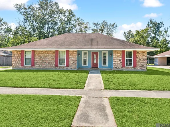 1050 Lakemont Dr, Baton Rouge, LA 70816