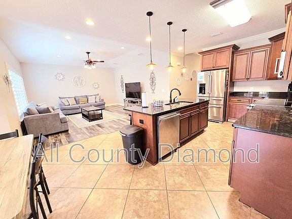 3rd image of 2506 Dorothy Ave