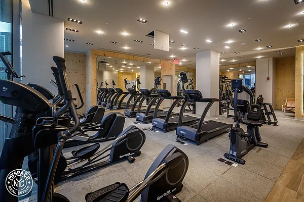 Rented by MySpaceNYC | media 22