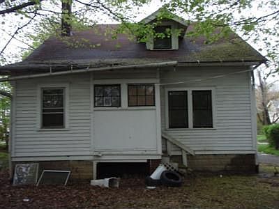 3rd image of 3125 Idlewood Ave
