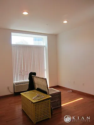 Rented by Kian Realty | media 25