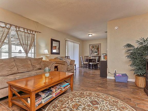 5th image of 308 Regal Park Dr
