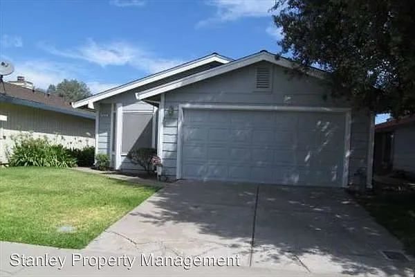 7437 Golf Club Ct photo 1