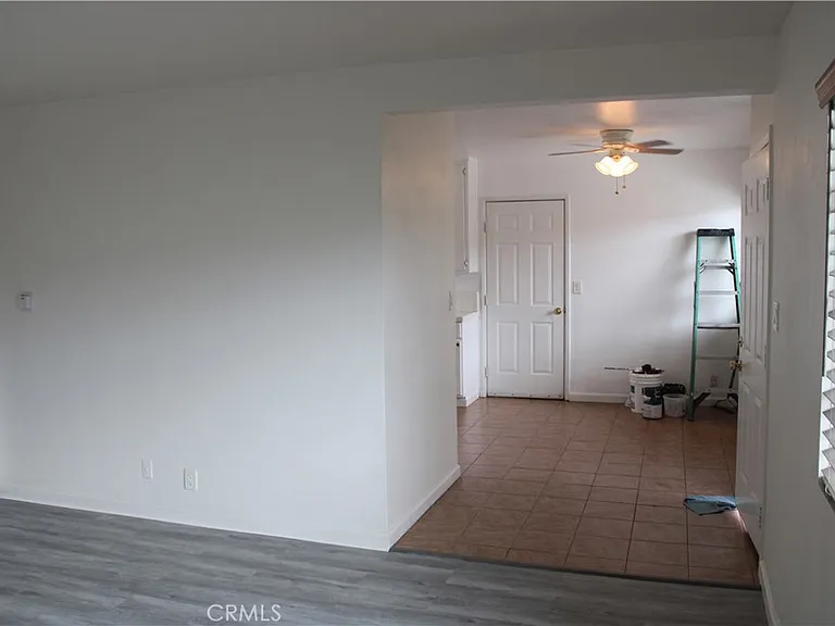 1810 W Houston Ave — Photo 7