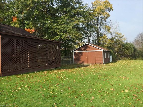4th image of 15668 Edgewood Dr