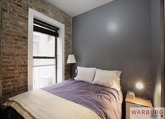 Sold by Warburg | media 9