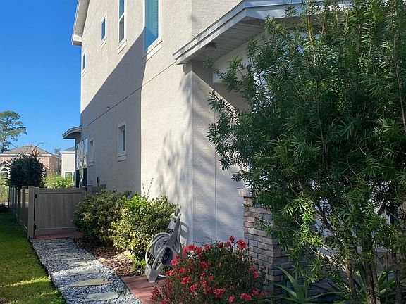 2nd image of 461 Oviedo Blvd