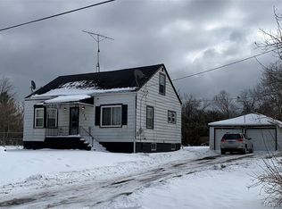 1072 E Yale Ave, Flint, MI 48505