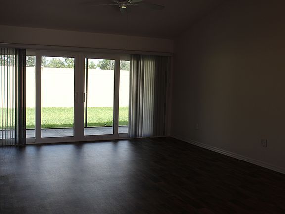 3rd image of 3045 Ely Cir