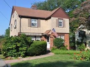 8 Interlaken Ave, New Rochelle, NY 10801