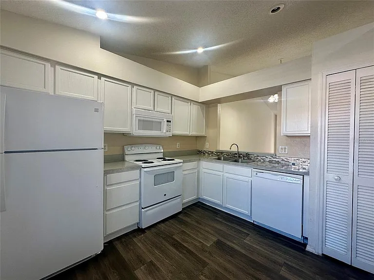 13348 Fairway Glen Dr #202 — Photo 3