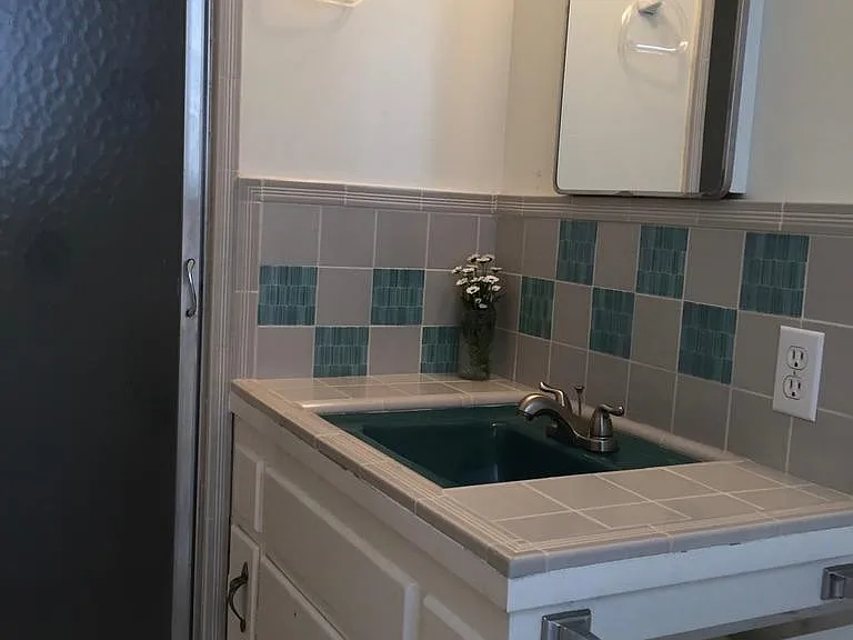 48 Tampa Dr — Photo 16