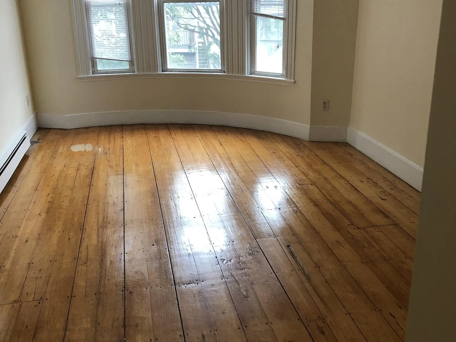 4 bed, $4,000 — Photo 3