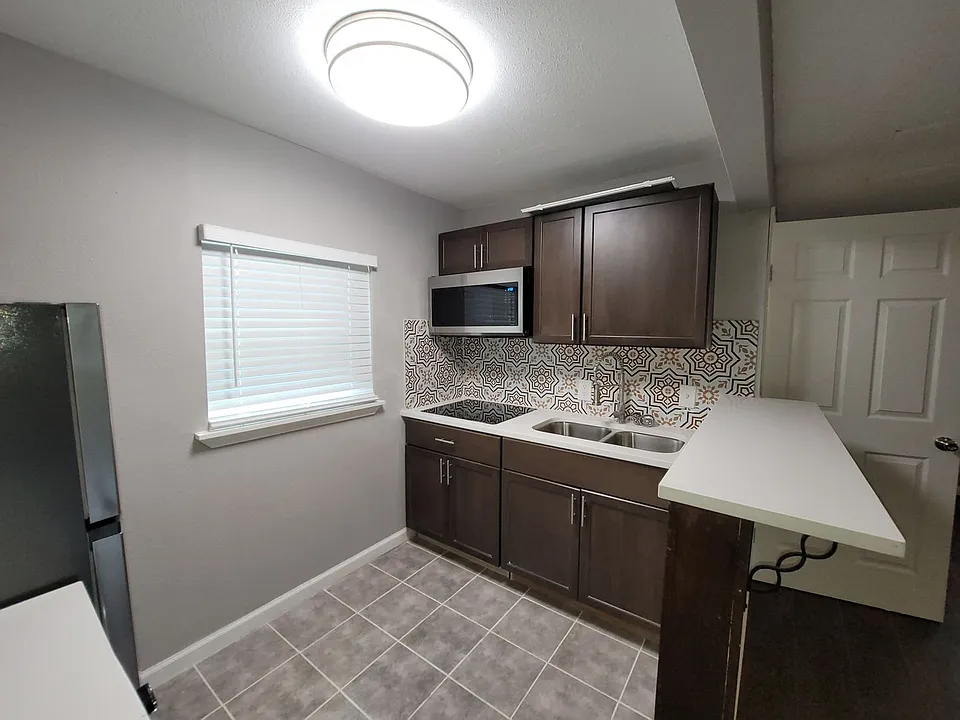 234 Senisa Dr #3