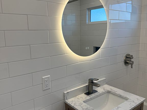 5th image of 1509 N Hollywood Way APT B