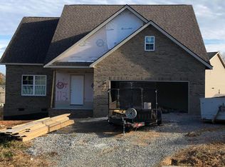 218 Edgefield Ln, Lenoir City, TN 37771