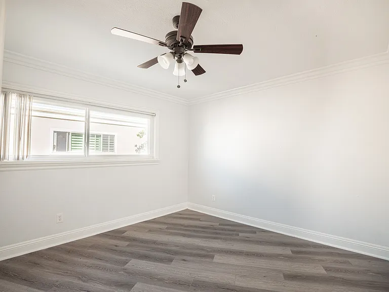 3003 Barnard St #4 — Photo 12