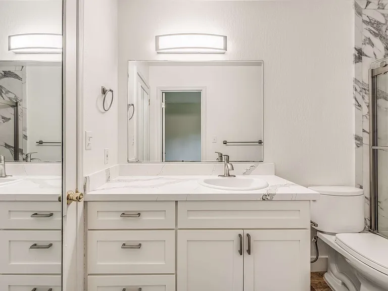 558 Beresford Ave — Photo 19