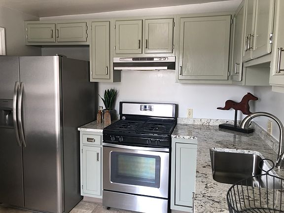 4th image of 645 E 11th Ave