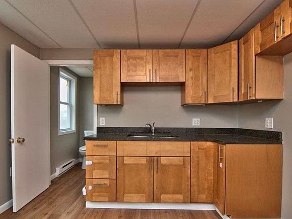 3rd image of 603 S Blakely St Floor 2