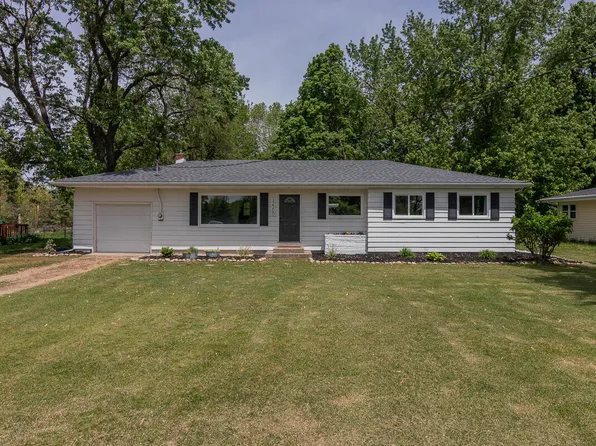 32300 56th Ave, Paw Paw, MI 49079