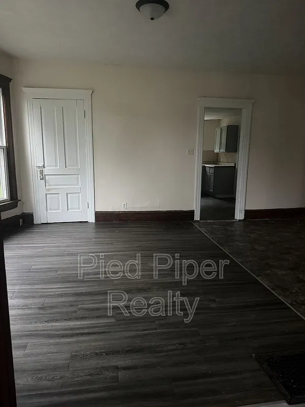 3 bed, 1.0 bath, 1175 sqft, $1,495 — Photo 4