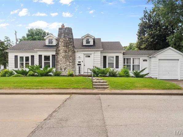 1716 E B St, Belleville, IL 62221