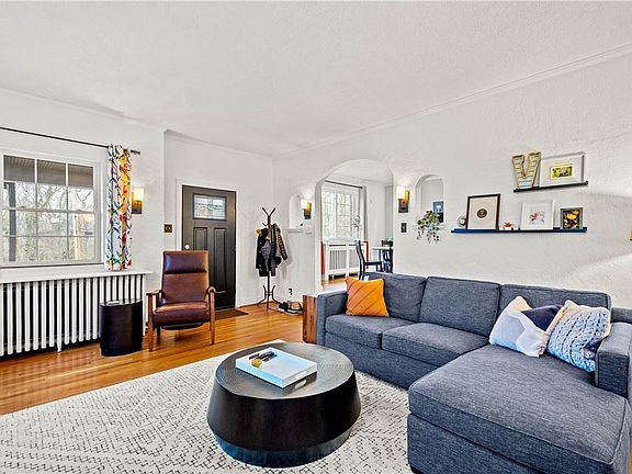 4th image of 326 Ashland Ave