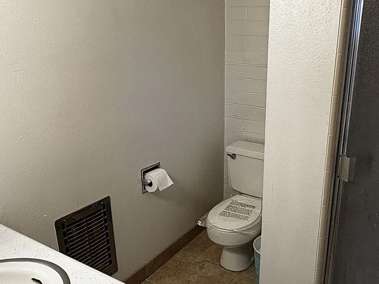 390 Cedar St #19 — Photo 11