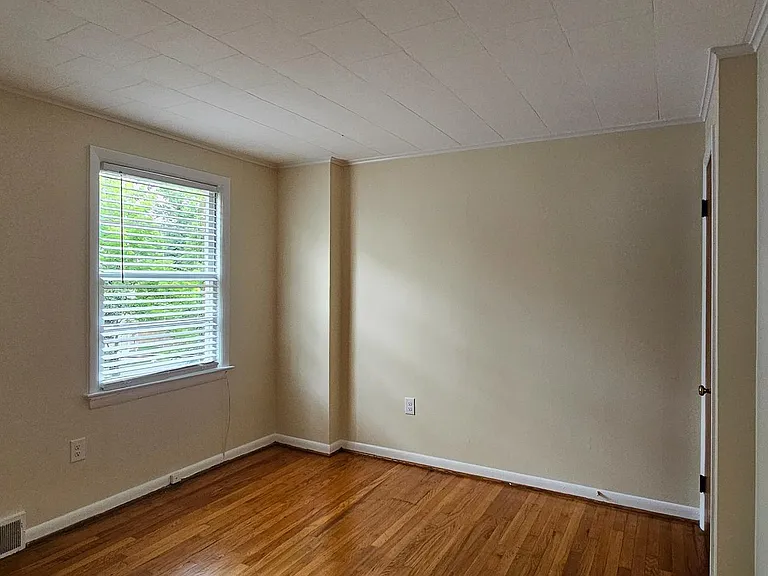 222 E Whitlock Ave — Photo 9