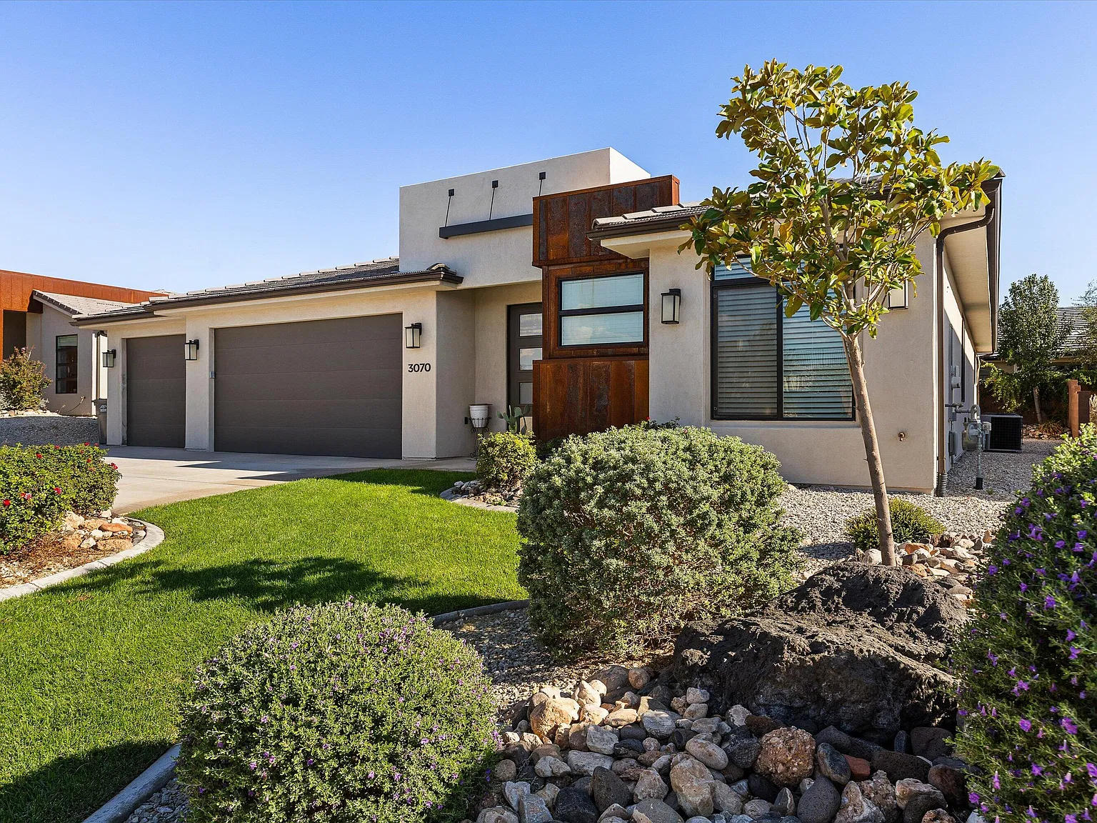 3 bed, $3,000 — Photo 1