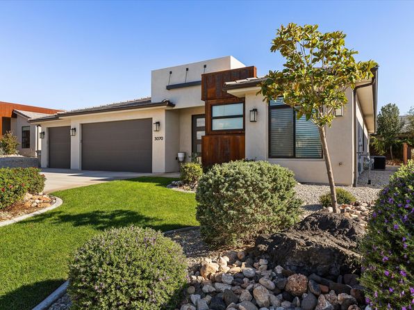 3070 E Photinia Dr