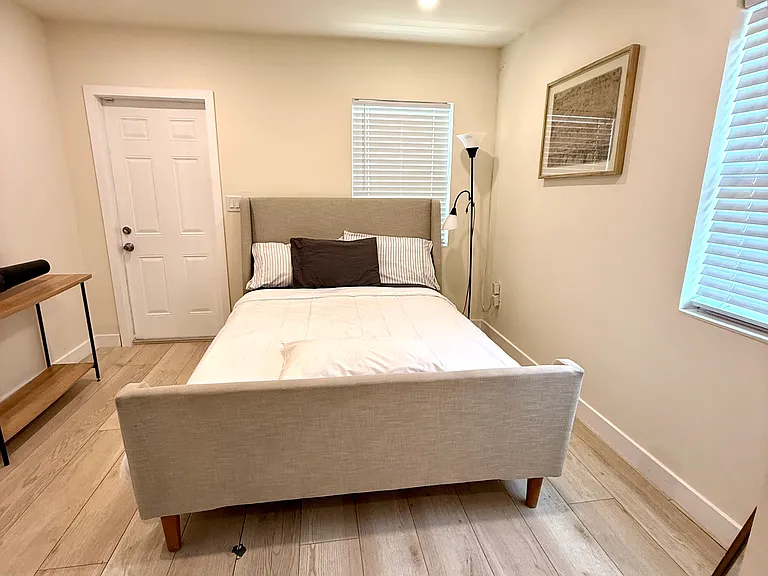 1332 NE 5th Ave #1 — Photo 13