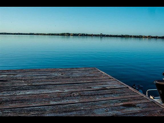 5th image of 244 River Dr