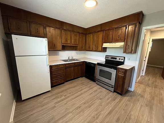 5th image of 204 W Bernard Ave #11422339