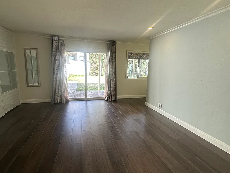 121 W Floral Ave — Photo 12