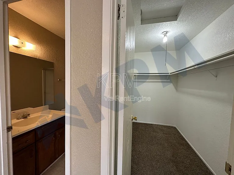 7203 Kelley Dr — Photo 21