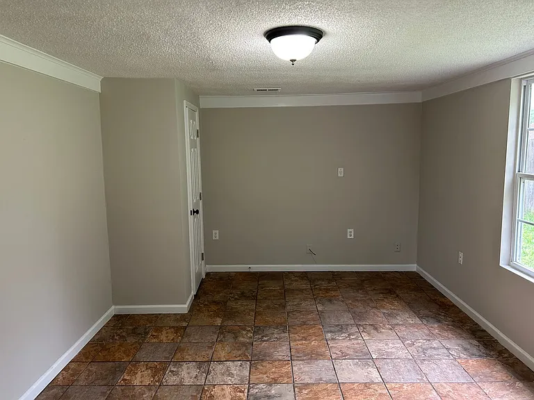 3530 Mayfair Dr — Photo 6