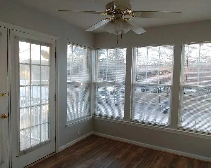 Dining Room with doors to Belcony