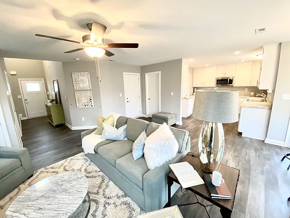 5th image of 428 White Oak Trce