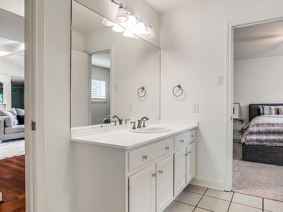 5th image of 7431 Meadow Oaks Dr