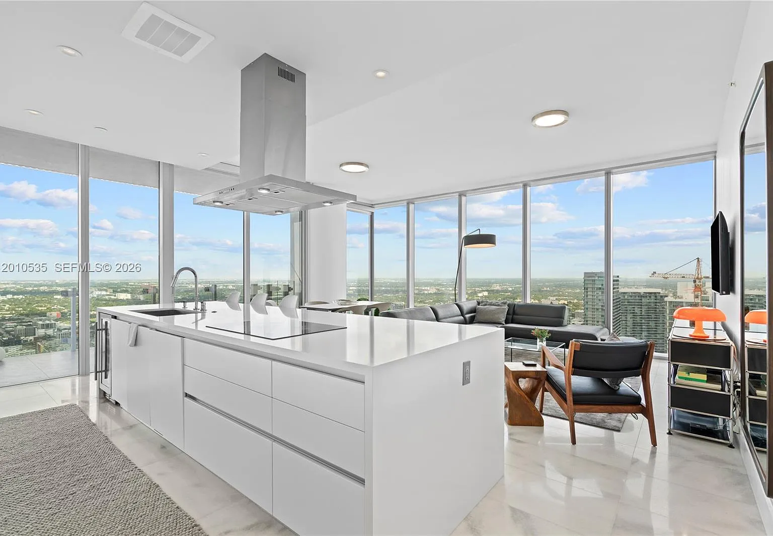 2 bed, 2.0 bath, 1150 sqft, $9,850 — Photo 3