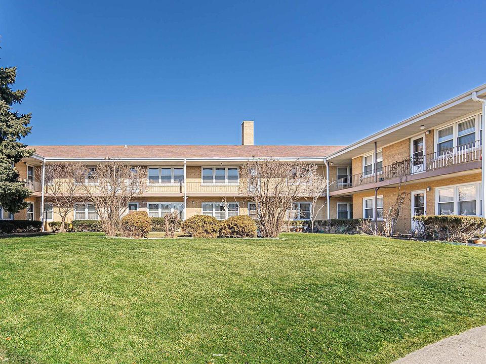 1st image of 5916 N Odell Ave #6A