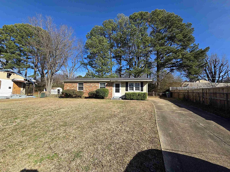 4638 Appleville St — Photo 1