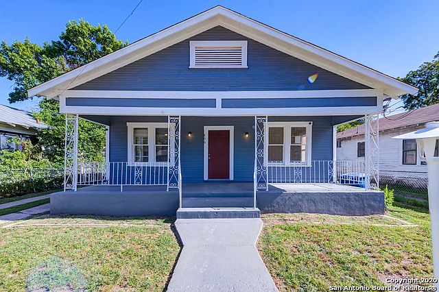 1st image of 806 Menchaca St