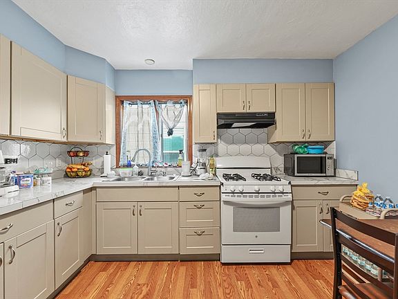 5th image of 38-38 Grove St #40