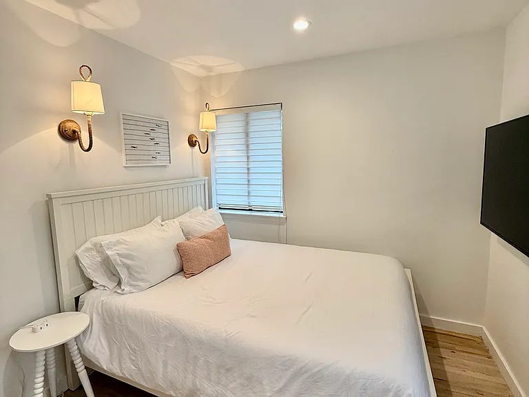 2 Montauk Blvd — Photo 16
