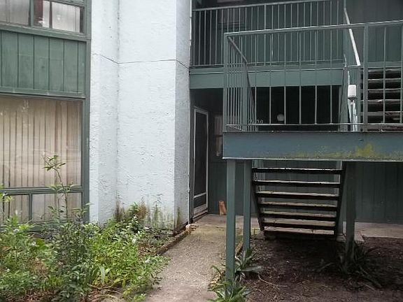 4th image of 2600 Lemontree Ln