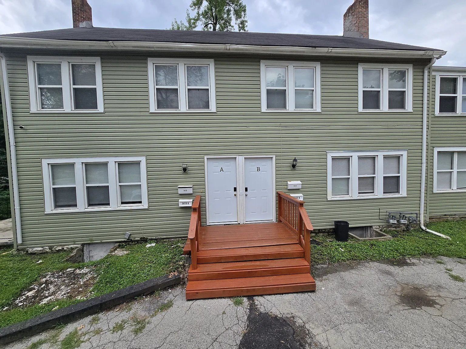 3 bed, $2,000 — Photo 1